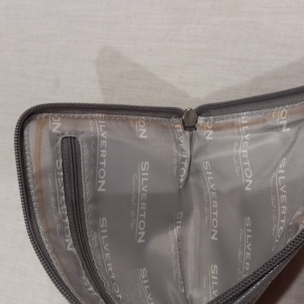 Wristlet - Picture 7 of 10